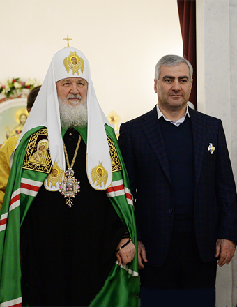 СВЯТЕЙШИЙ	ПАТРИАРХ КИРИЛЛ НАГРАДИЛ САМВЕЛА КАРАПЕТЯНА